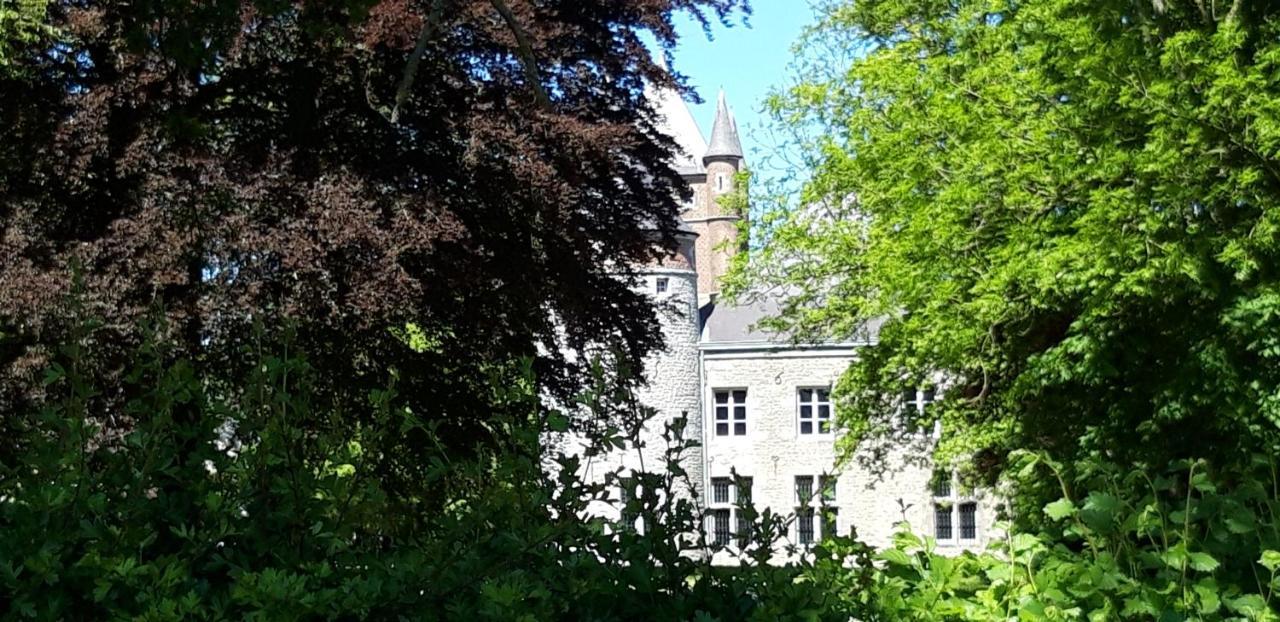 Maison D'Hote Les Notes Endormie Chambre Secrete Berzee Exterior foto