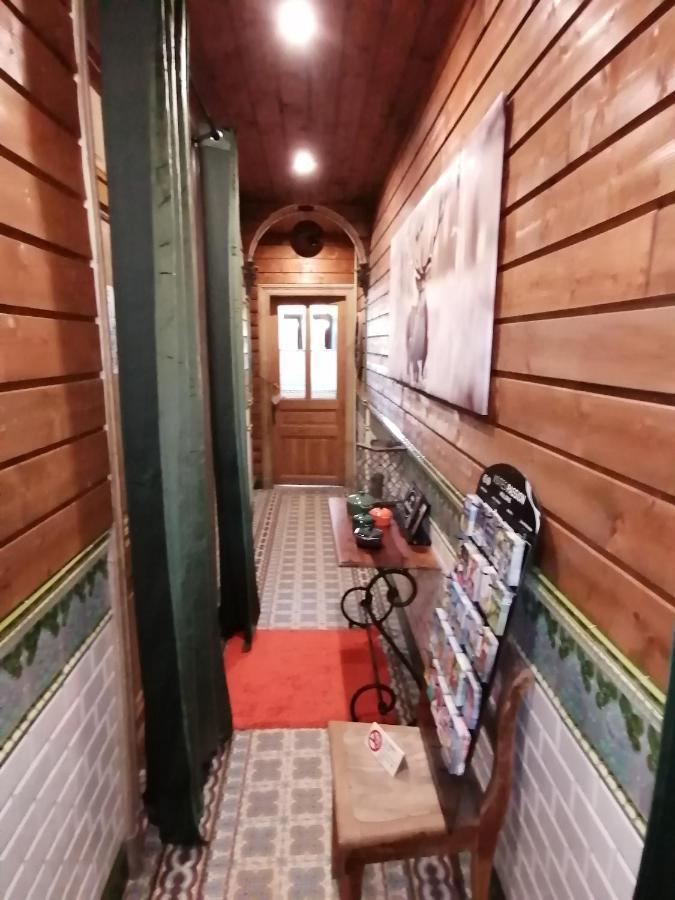 Maison D'Hote Les Notes Endormie Chambre Secrete Berzee Exterior foto