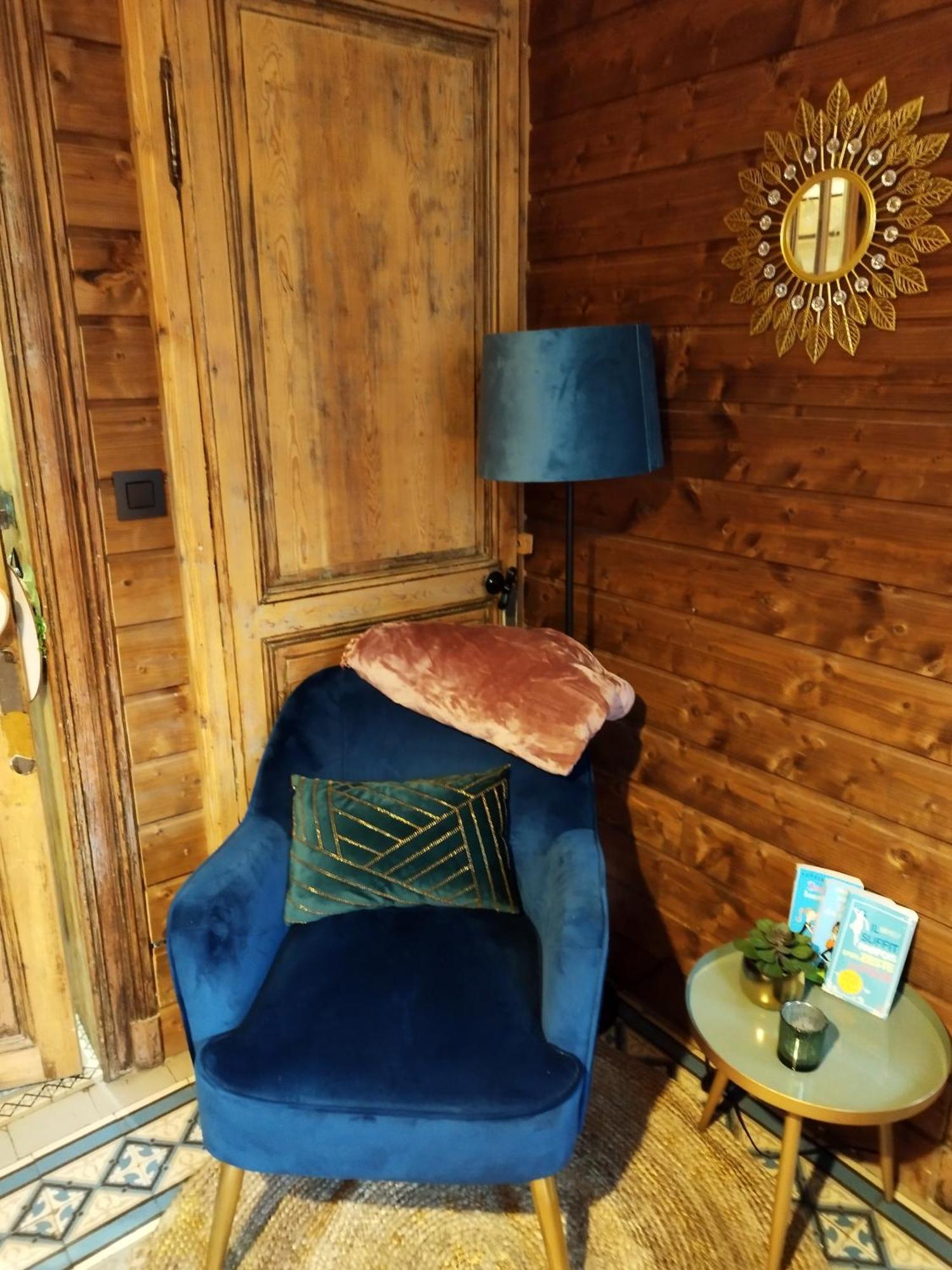 Maison D'Hote Les Notes Endormie Chambre Secrete Berzee Exterior foto