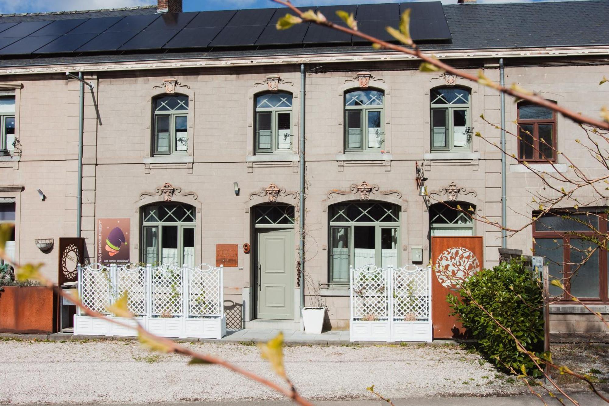 Maison D'Hote Les Notes Endormie Chambre Secrete Berzee Exterior foto